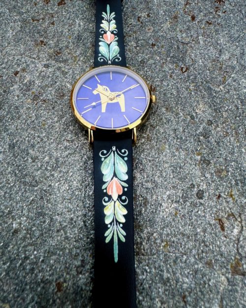 DALAWATCH GULD /BLÅ MED DESIGNAT LÄDERBAND KURBITS